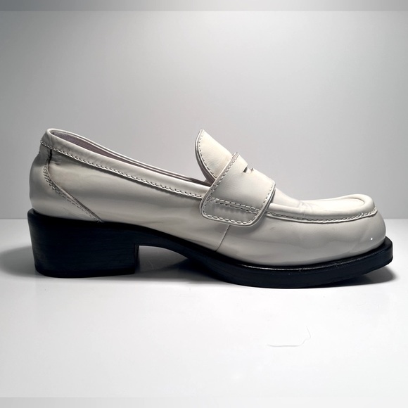 Jeffrey Campbell Sorbonne Y2K Cream Chunky Heel Penny Loafers Womens Size 9.5 - Picture 8 of 8